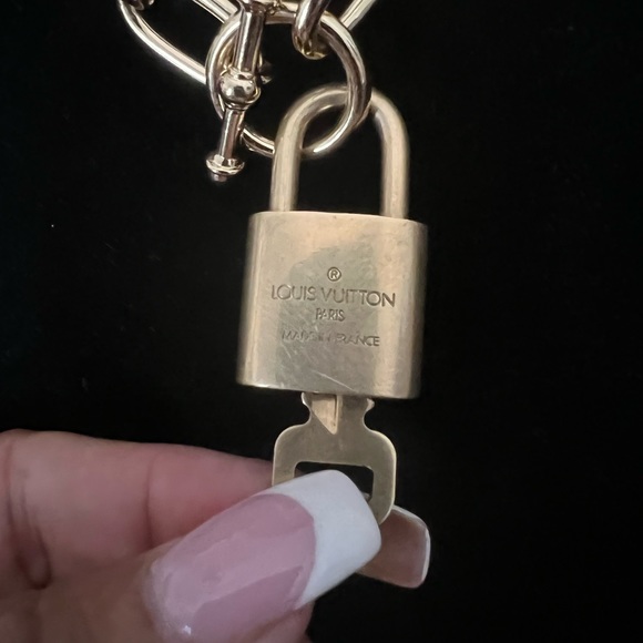 LOUIS VUITTON CHOKER - Picture 2 of 6